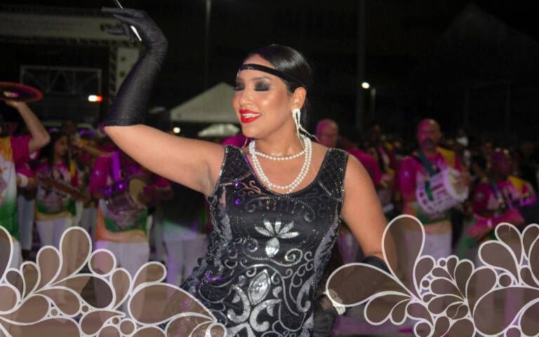 Rainha de Bateria Katarina Harmony esbanja elegância e simpatia no mini-desfile na Cidade do Samba