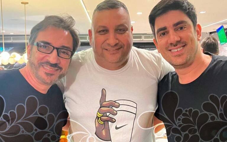 Marcelo Adnet é aclamado vice-presidente cultural da Botafogo Samba Clube