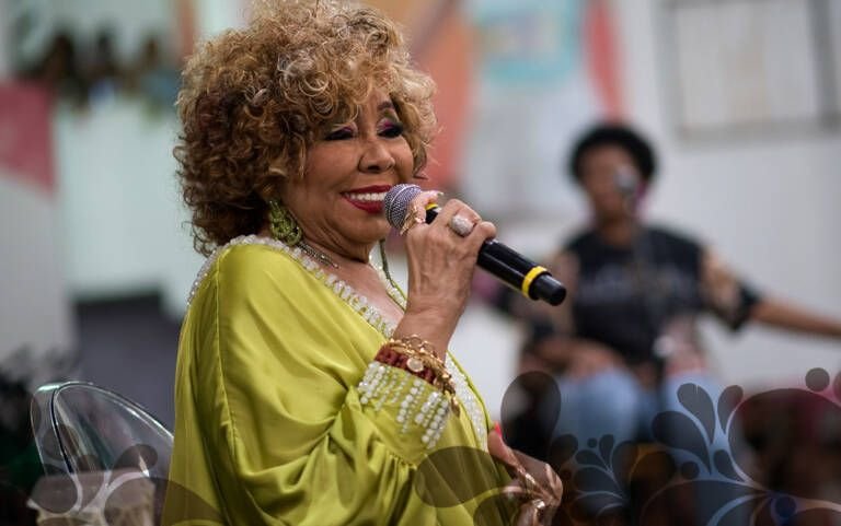 Mangueira comemora 95 anos com show da cantora Alcione