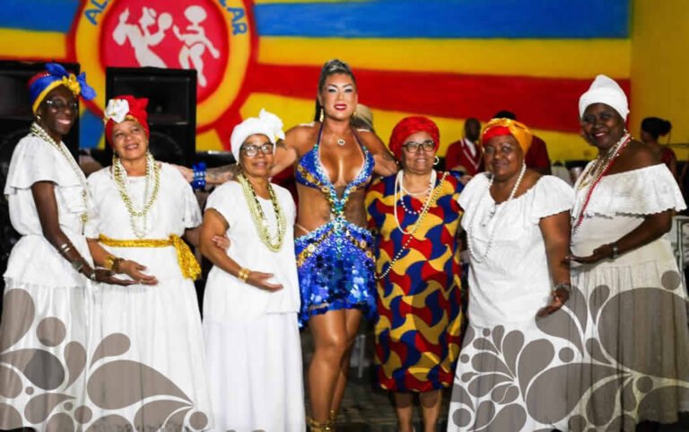 Rainha Claudia Rodrigues é apresentada à comunidade da Alegria do Vilar
