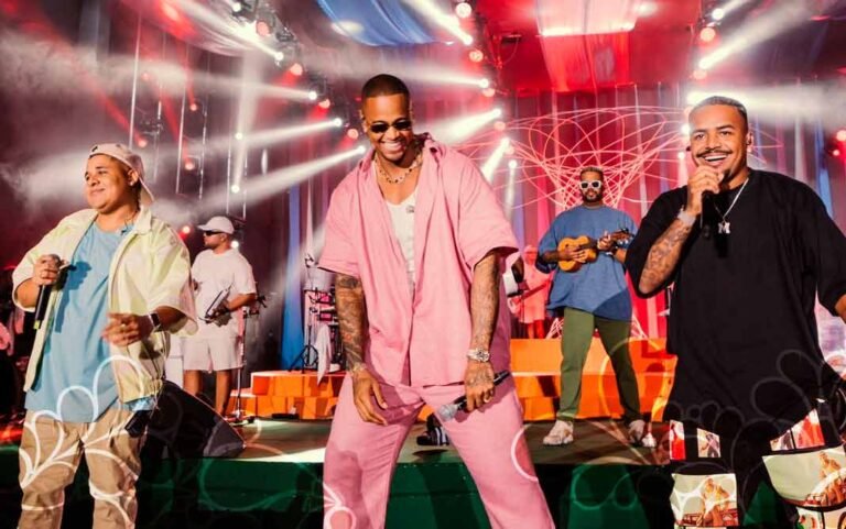 Grupo Caju Pra Baixo agitou o público no Paggodin do Léo Santana e surpreendeu com gravação ao vivo Grupo Caju Pra Baixo agitou o público no Paggodin do Léo Santana e surpreendeu com gravação ao vivo