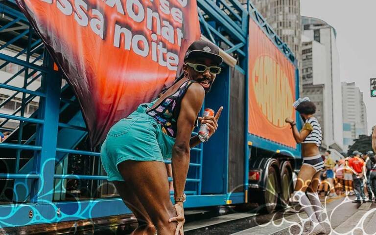 Folia LGBTQIAP+: Trio BATEKOO confirma sua participação no carnaval de São Paulo