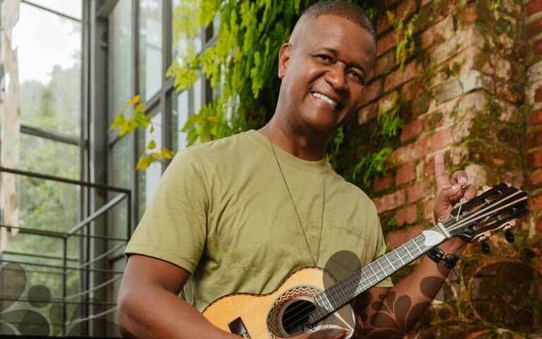 Charlles André, ex “Os morenos”, lança “Minha razão de viver” Charlles André, ex “Os morenos”, lança “Minha razão de viver”