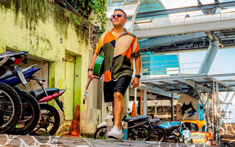 Feijoada do Cacique de Ramos terá Carlos Caetano e Enzo Belmonte na roda de samba Feijoada do Cacique de Ramos terá Carlos Caetano e Enzo Belmonte na roda de samba