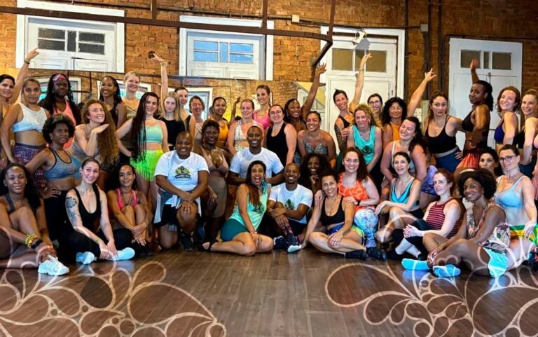 Gringos no Samba: Unidos do Jacarezinho prepara ala coreográfica de estrangeiros para 2026 Gringos no Samba: Unidos do Jacarezinho prepara ala coreográfica de estrangeiros para 2026