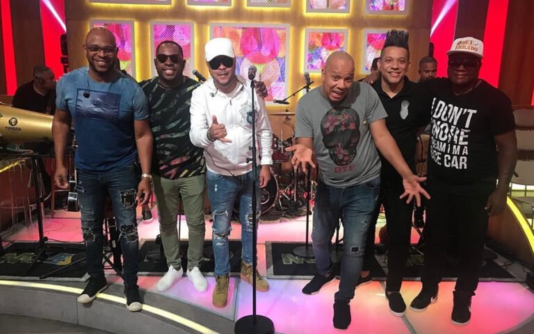 Baile do Mestre Wesley da Mangueira com Molejão agita Teatro Refit