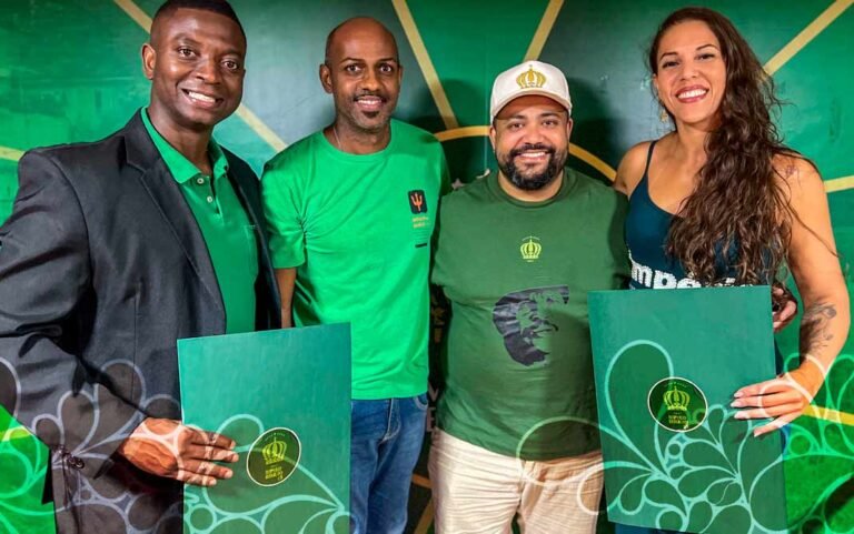 Mestre-sala e porta-bandeira do Império Serrano conhecem figurino para o Carnaval 2025