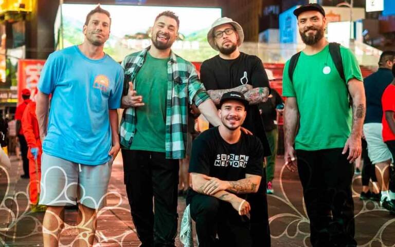 Jeito Moleque é atração no palco da “Praça A” na sexta-feira (19) Jeito Moleque é atração no palco da “Praça A” na sexta-feira (19)