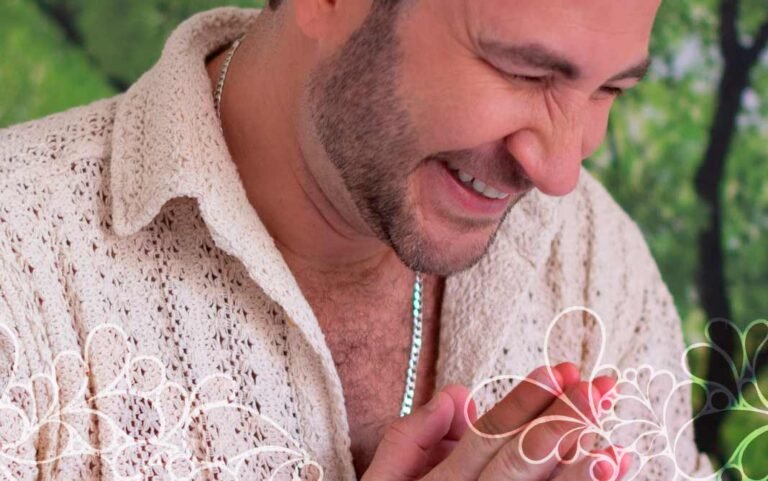 O sambista Léo Russo lança álbum “A gente merece”