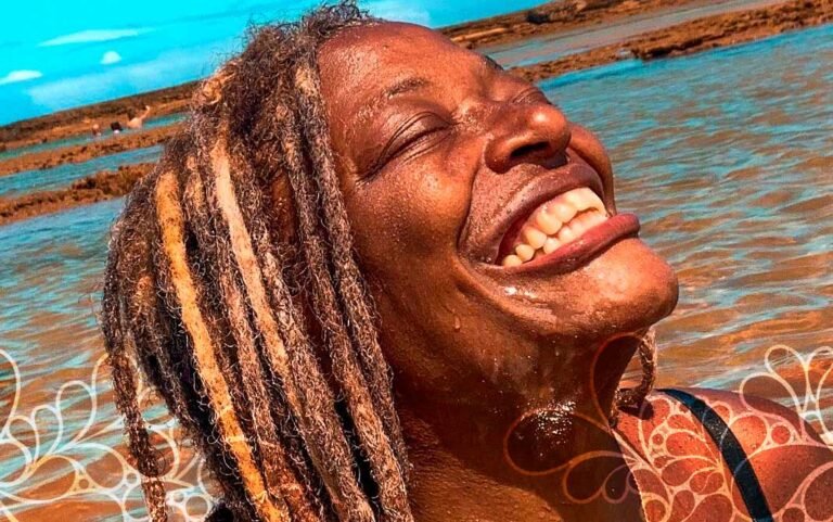 Mart´nália estreia clipe de “Domingo”, com Caetano Veloso Mart´nália estreia clipe de “Domingo”, com Caetano Veloso