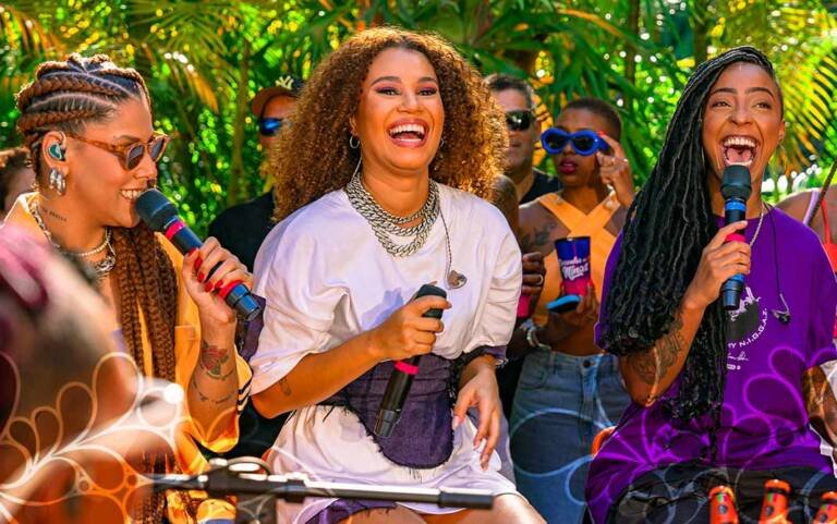 Resenha das Minas 2: Thaís Macedo, aposta do pagode nacional, grava com participação de Valesca Popozuda e Lary Resenha das Minas 2: Thaís Macedo, aposta do pagode nacional, grava com participação de Valesca Popozuda e Lary