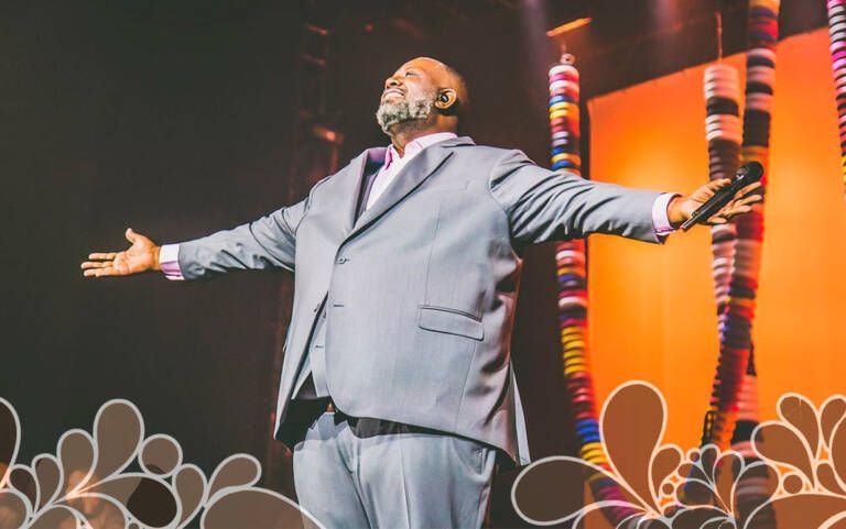 Péricles divulga EP com faixas ao vivo captadas durante estreia de espetáculo