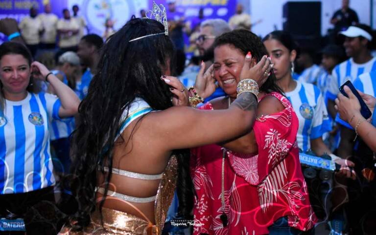 Caroline Lima retorna ao carnaval como Rainha de bateria Caroline Lima retorna ao carnaval como Rainha de bateria