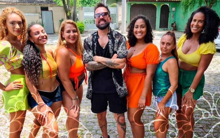 Cantor e compositor Rennan Fiore lança hit divertido inspirado no Grupo Jeito Moleque Cantor e compositor Rennan Fiore lança hit divertido inspirado no Grupo Jeito Moleque