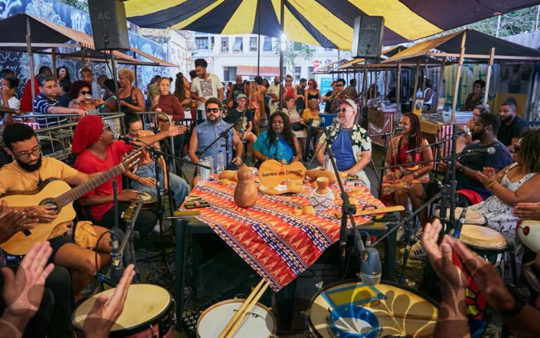 Casa da Tia Ciata mantém vivo o legado da matriarca com o Samba da Cabaça