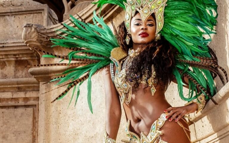 Império da Tijuca terá musa californiana em seu desfile Império da Tijuca terá musa californiana em seu desfile