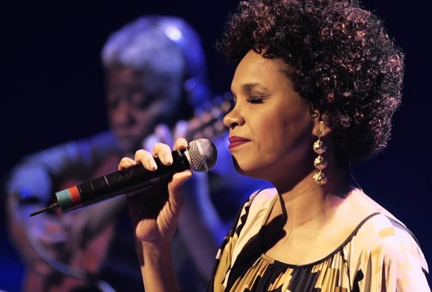 Teresa Cristina canta Cartola