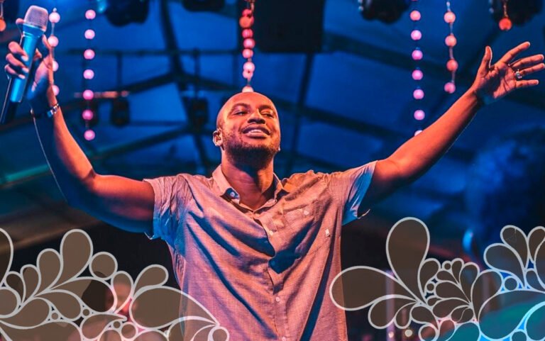 Thiaguinho canta no Domingão e emociona Miguelzinho, fã e fenômeno em redes sociais Thiaguinho canta no Domingão e emociona Miguelzinho, fã e fenômeno em redes sociais