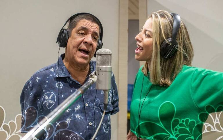 Zeca Pagodinho faz participação em single de Gabi Pasche, que lança ‘Vem Pra Ser Meu Refrão’, canção de Zeca e Arlindo Cruz Zeca Pagodinho faz participação em single de Gabi Pasche, que lança ‘Vem Pra Ser Meu Refrão’, canção de Zeca e Arlindo Cruz